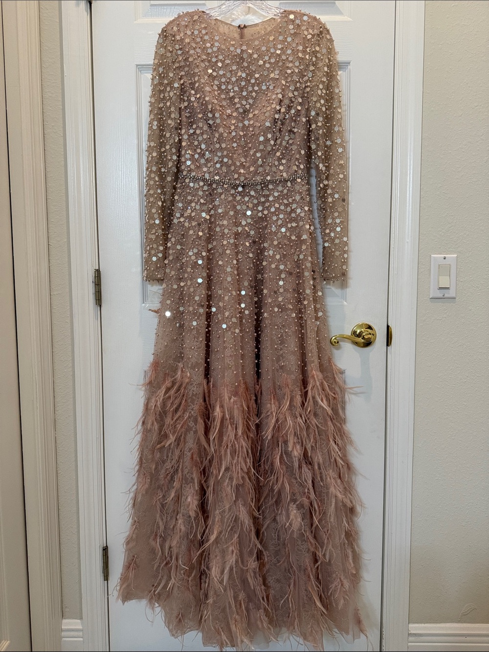 Mac Duggal 11782 Pink Disc Embellished Sequin Gown with Feather Detail Sz 6 NWT - Picture 10 of 16